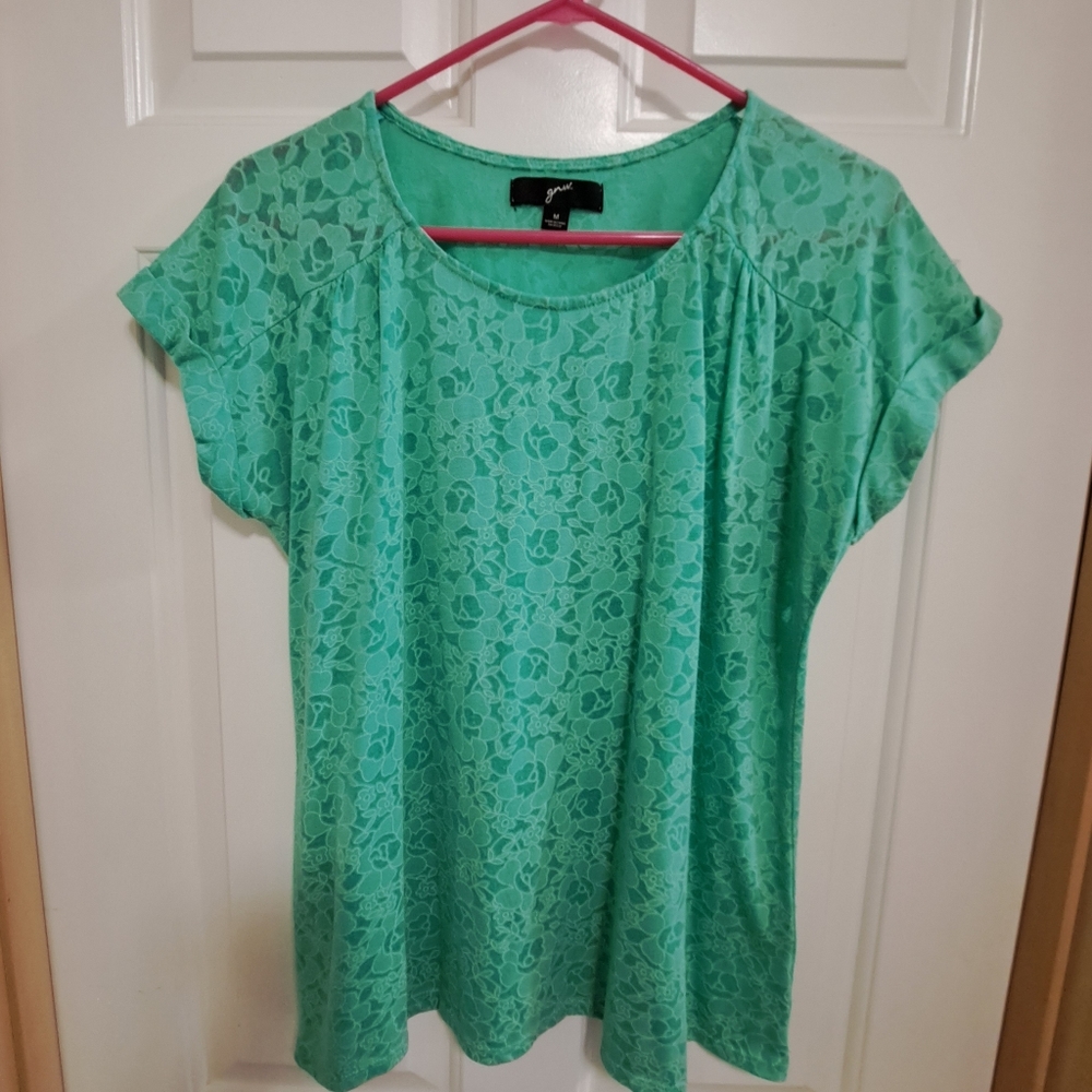 Green, cap sleeved tee shirt, GNW brand. Lacy design, semi sheer. Size M